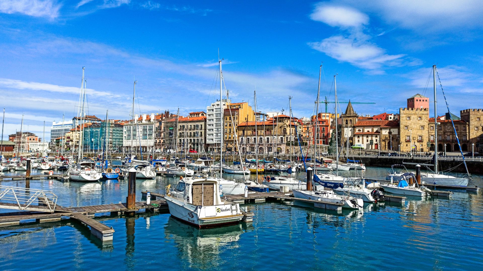 Mujeres emprendedoras participando en un retiro de crecimiento personal y profesional con 7Evelup